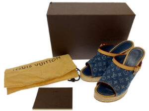 Louis Vuitton ルイヴィトン CA1025 サンダル モノグラム ウェッジソール インディゴ 箱・保存袋付き サイズ35 23cm 買い取りました！