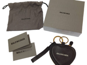 BALENCIAGA バレンシアガ コンパクトミラー ハート型 ブラック 箱・保存袋付き 買い取りました！