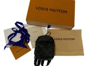 Louis Vuitton ルイヴィトン ビジューサック バックパック ブラック モノグラム バッグチャーム 箱・保存袋付き 買い取りました！